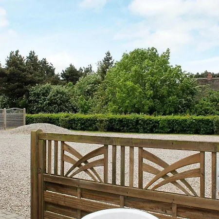 4 Person In R M By Traum Apartament